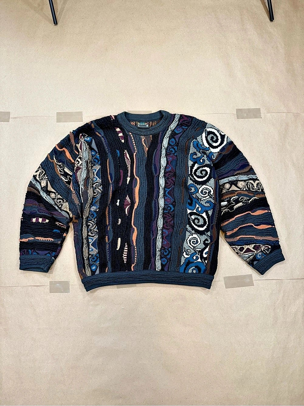 Coogi 3D knit sweater Men's Abstract Knit Sweater XL